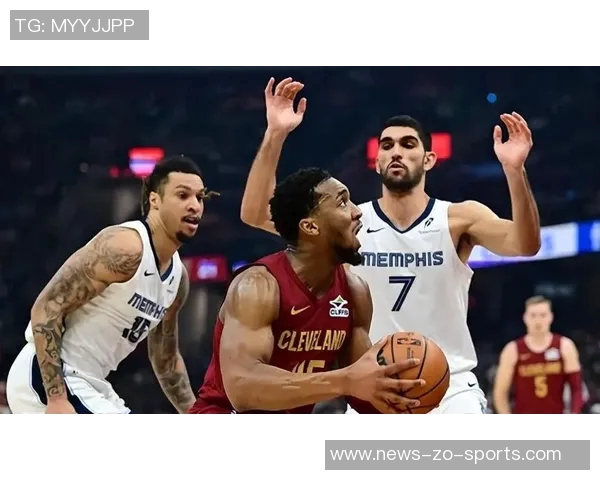 米切尔全场表现出色砍下33分助球队赢得胜利成为比赛关键人物 米切尔全场表现出色砍下33分助球队赢得胜利成为比赛关键人物